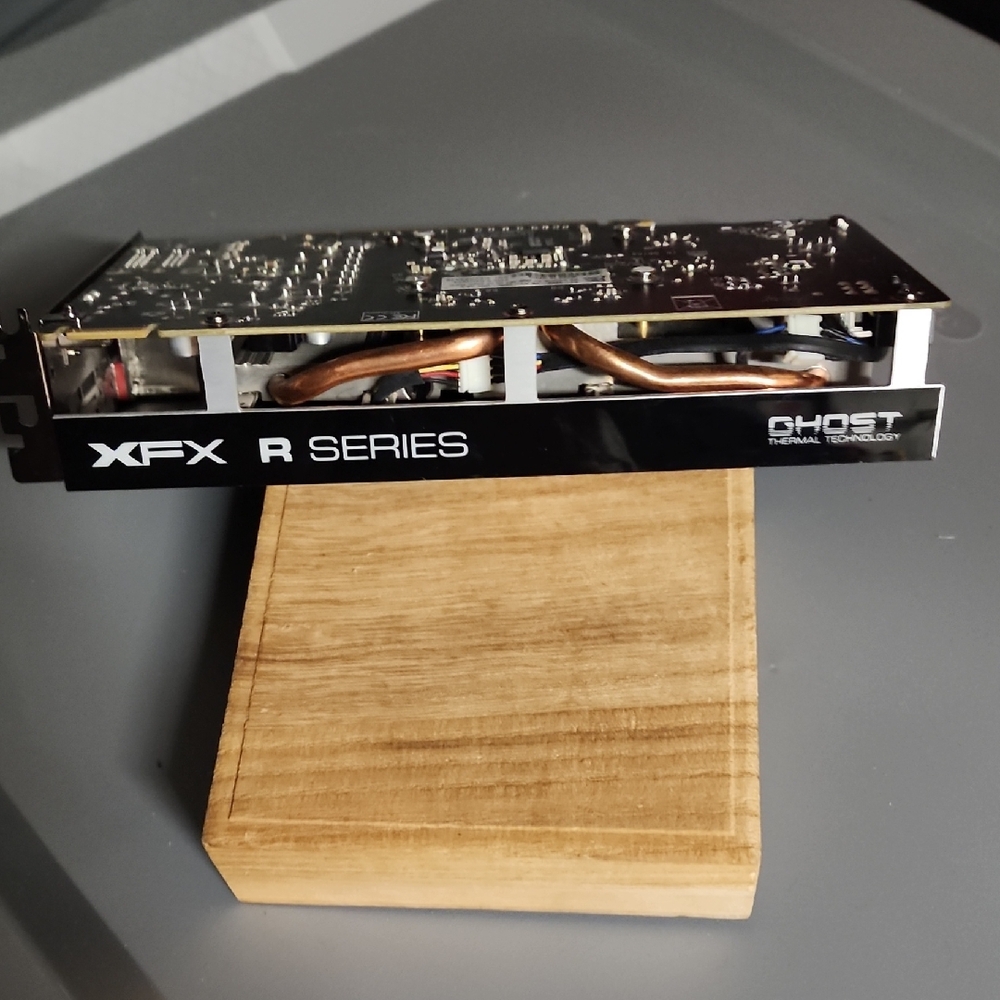 XFX AMD Radeon R7 260X 2GB GDDR5 PCIE X16 GhoXFX R Series with Copper Highlights